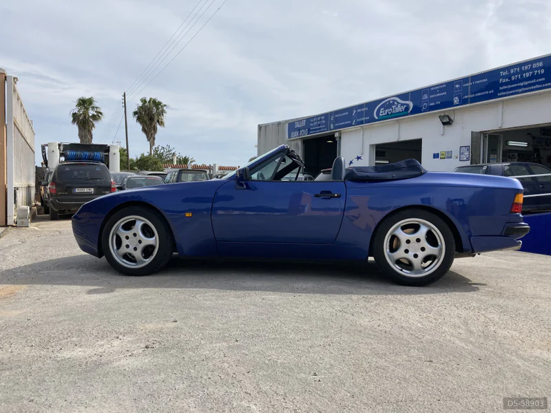 1991 Porsche 944 S2 Cabrio in Ibiza 2