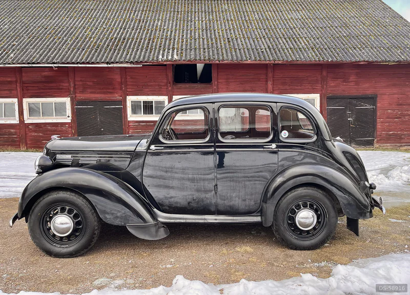 1947 Morris Ten Saloon in Vetlanda 2