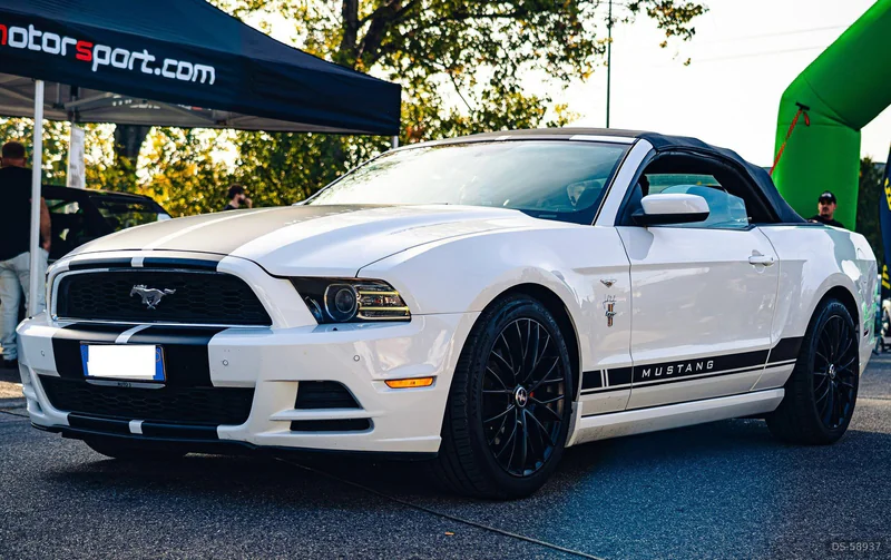 2014 Ford Mustang  3.7 V6 in Brescia 3