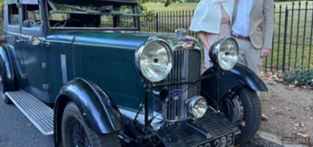 1933 Lagonda Saloon in London 3