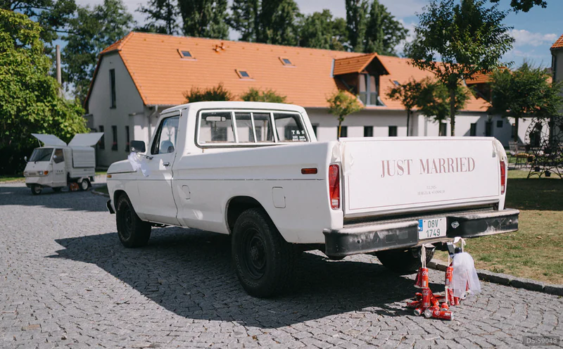 1978 Ford F250 - Truck - Long-bed in Dobříš 3