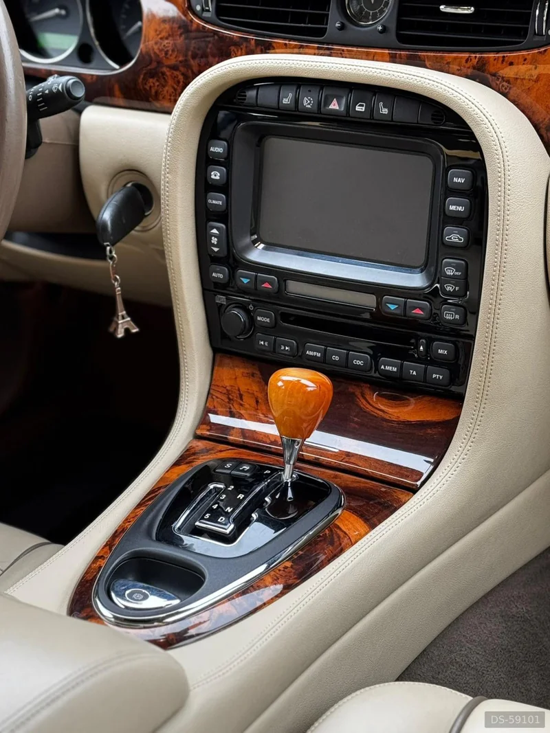 2006 Jaguar Xj in Všenory 8