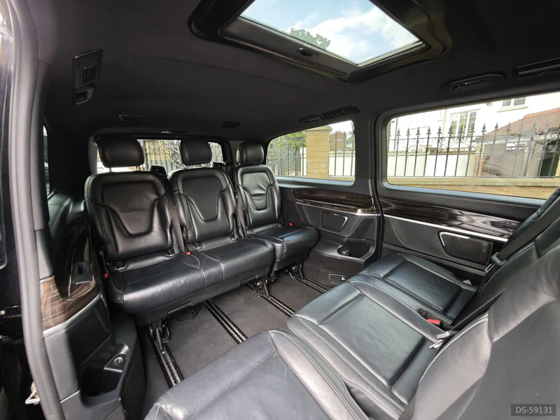2015 Mercedes-Benz V Class in London 3