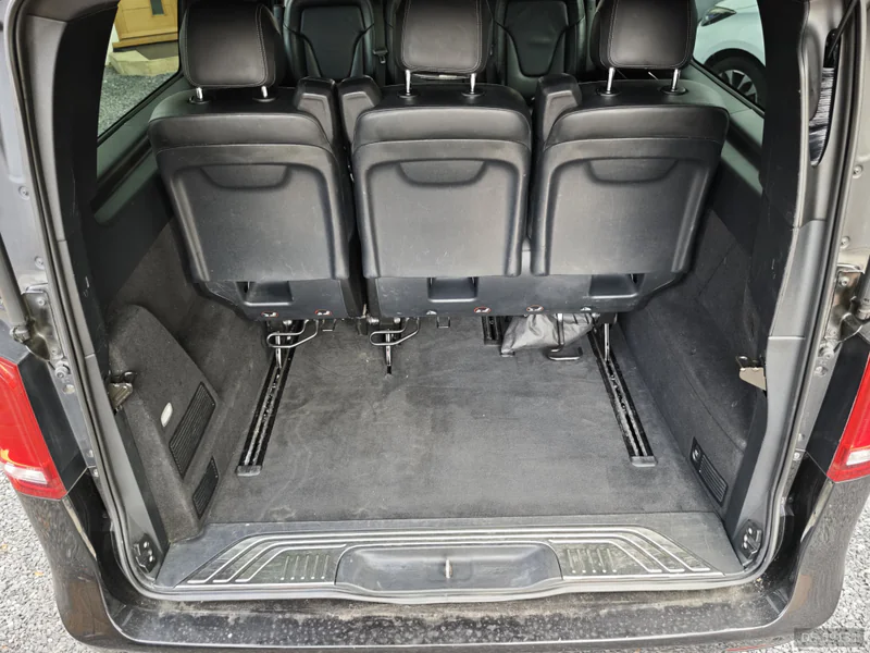 2015 Mercedes-Benz V Class in London 6