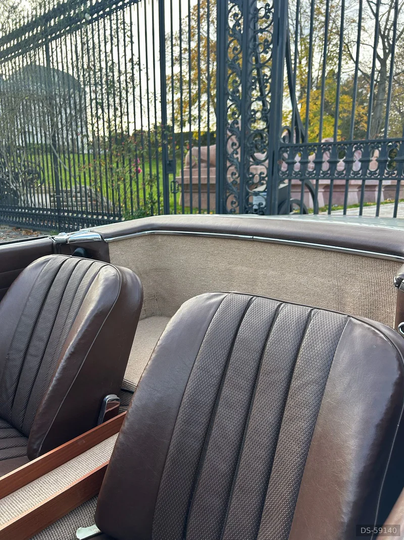1966 Mercedes-Benz 230 Sl in Mandelieu La Napoule 5