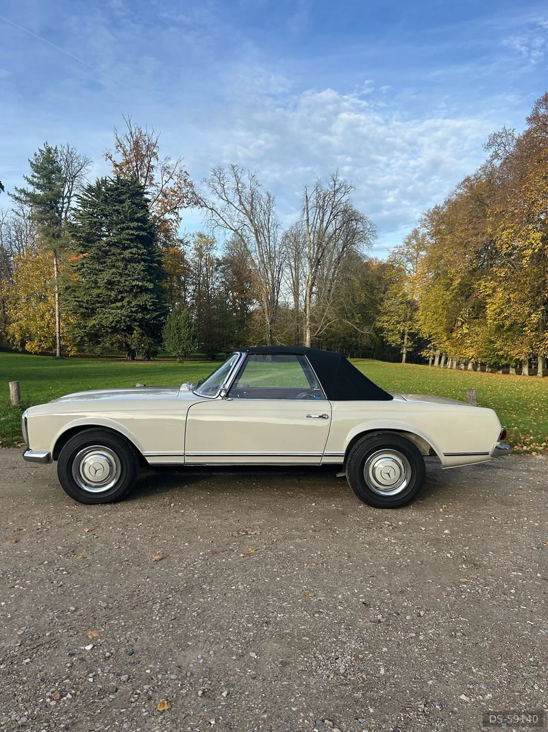 1966 Mercedes-Benz 230 Sl in Mandelieu La Napoule 6