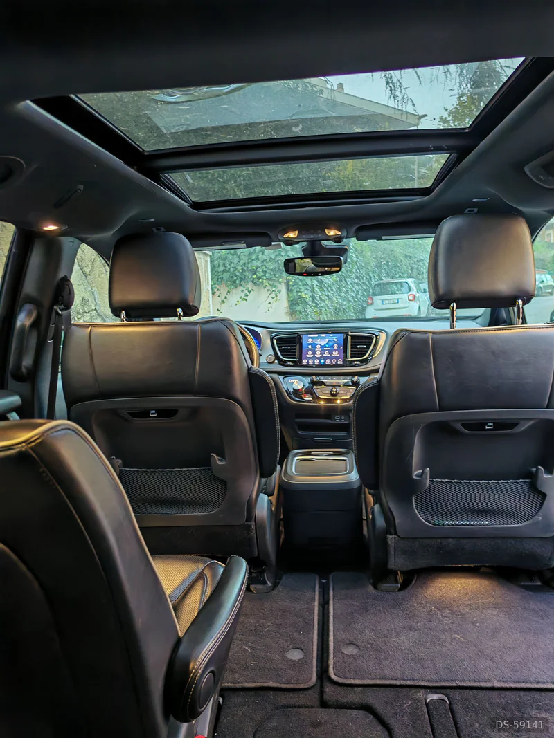 2019 Chrysler Pacifica in Roma 8