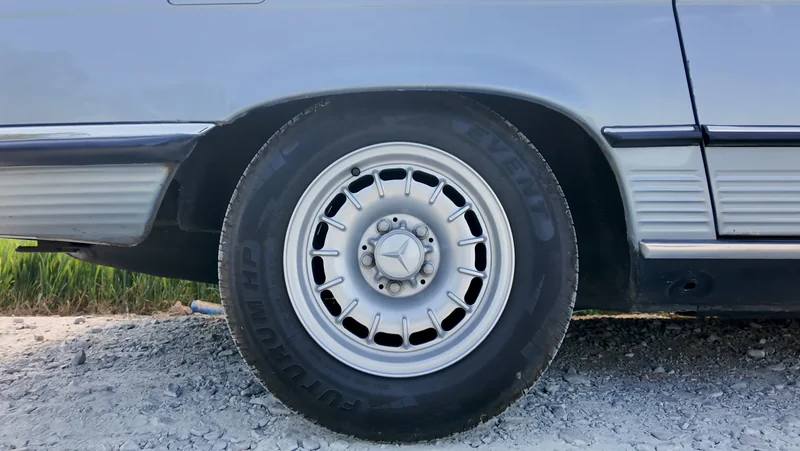 1983 Mercedes-Benz 280 SL in Brentwood 6