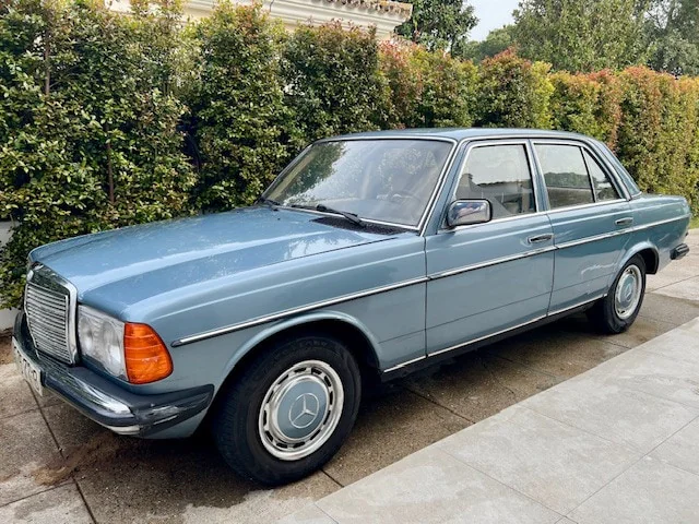1980 Mercedes-Benz W123 300d
