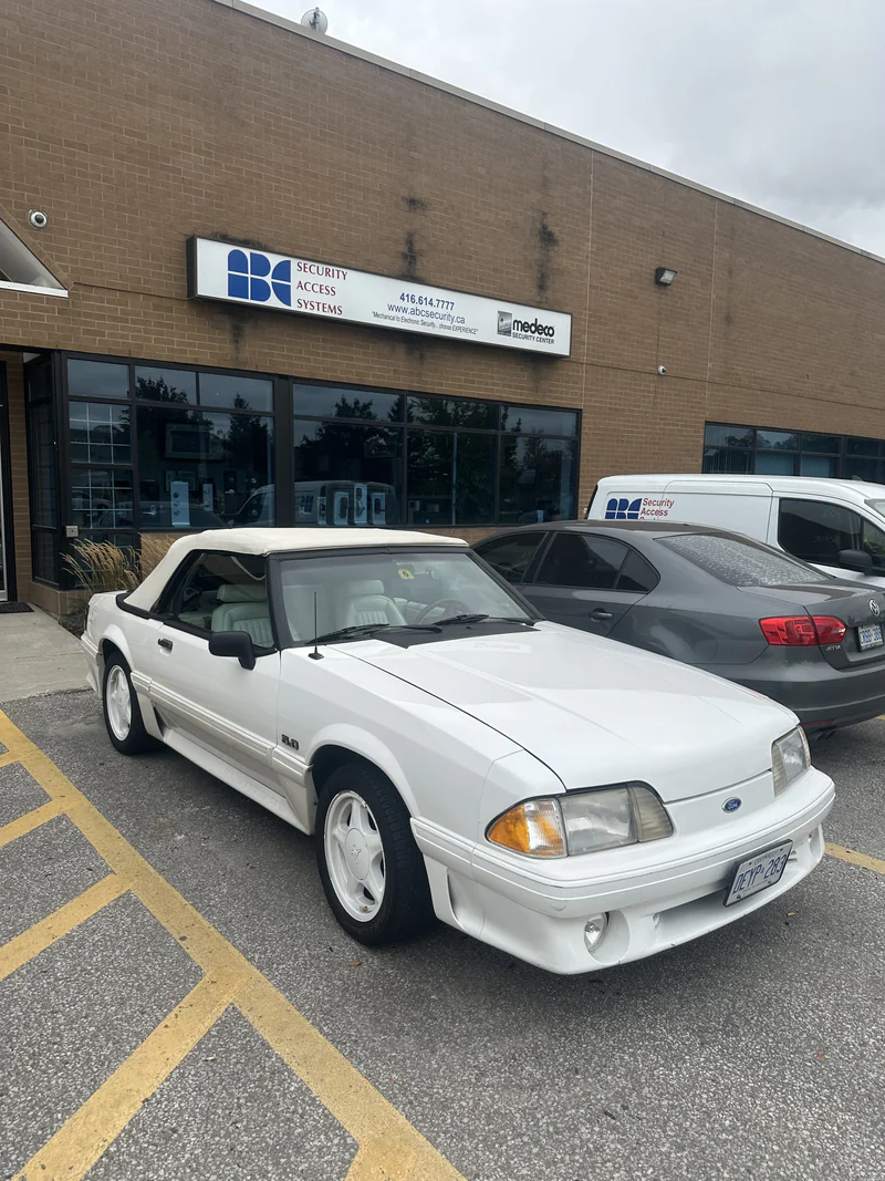 1993 Ford Mustang Gt Convertible in Etobicoke 2