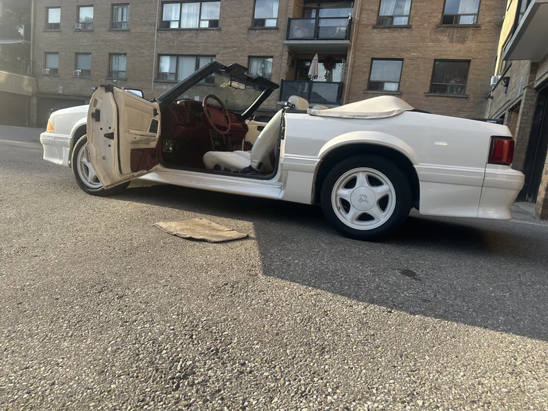 1993 Ford Mustang Gt Convertible in Etobicoke 3