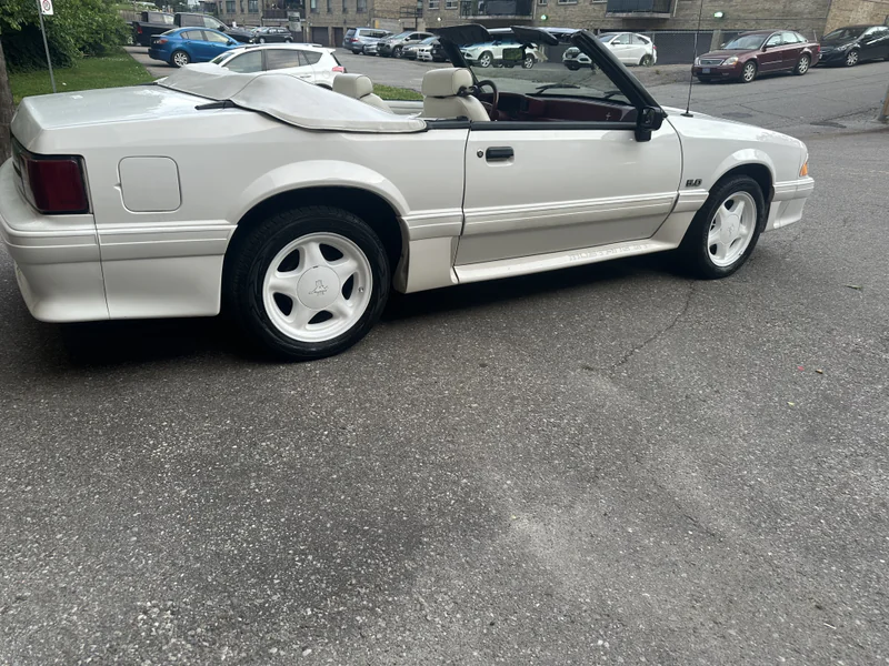 1993 Ford Mustang Gt Convertible in Etobicoke 6