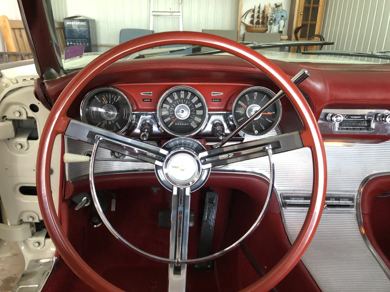 1962 Ford Thunderbird in Moncton 9