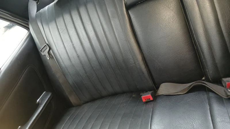 1983 Mercedes-Benz W123 in Quindio 6
