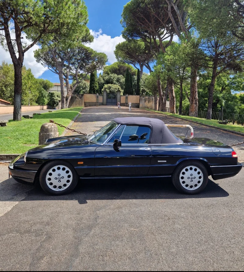 1993 Alfa Romeo Spider in Castel Gandolfo (roma) 2