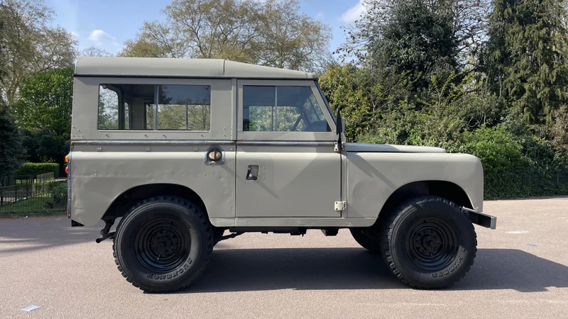1982 Land Rover 88 in London