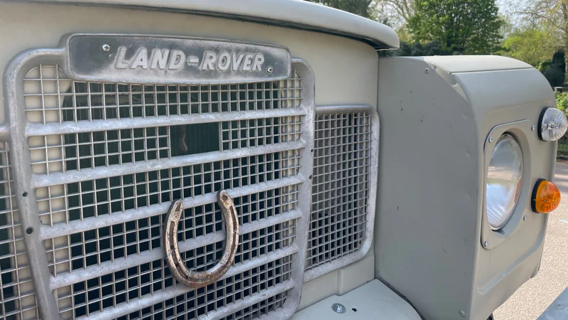 1982 Land Rover 88 in London 15