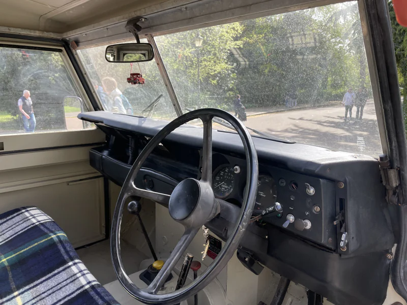 1982 Land Rover 88 in London 16