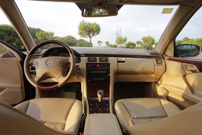 1998 Mercedes-Benz E 320 in Huelva 2