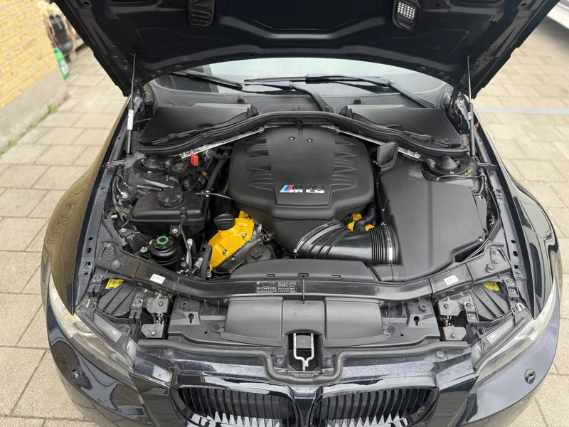 2011 BMW M3 V8     E93 in Roskilde 7