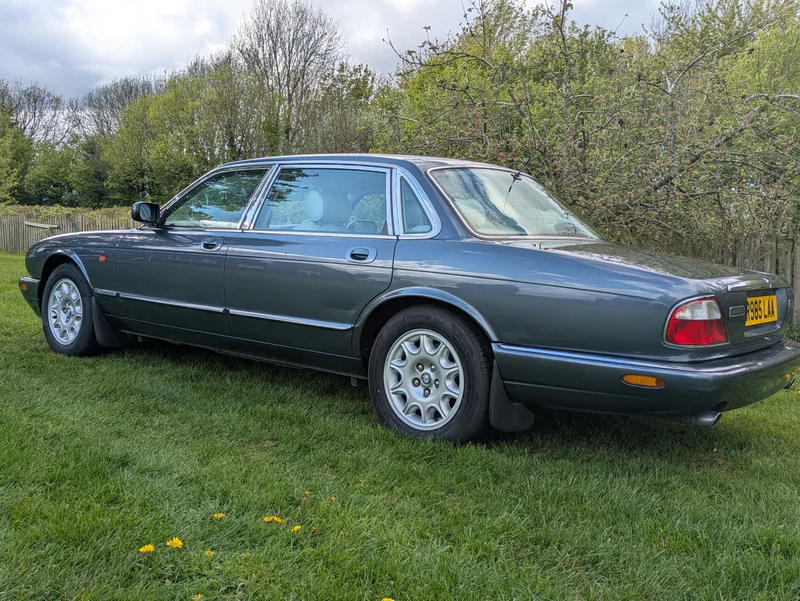 1998 Jaguar X308 LWB in Leicester 3