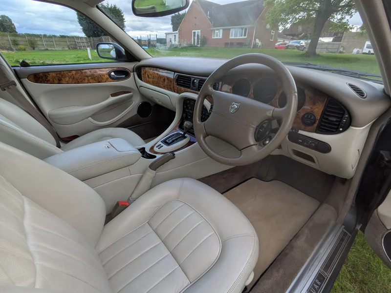 1998 Jaguar X308 LWB in Leicester 4