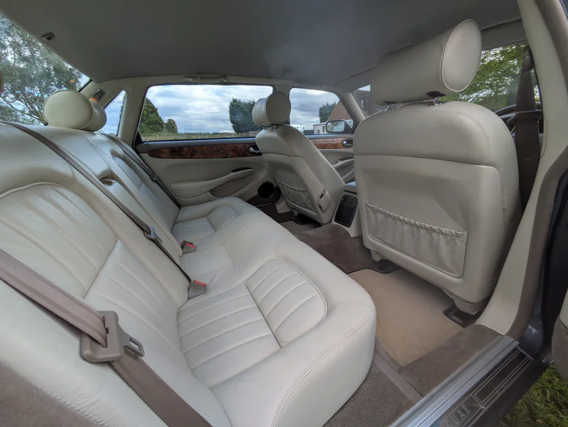 1998 Jaguar X308 LWB in Leicester 5