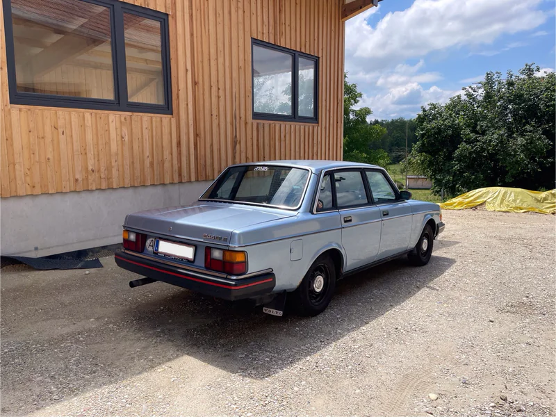 1980 Volvo 240 in Pattigham 2