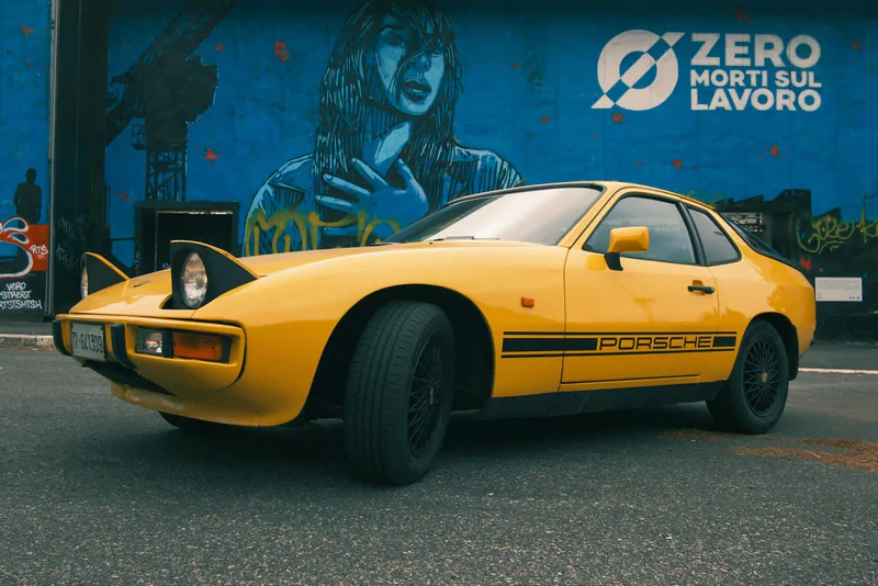 1984 Porsche 924 in Roma 2