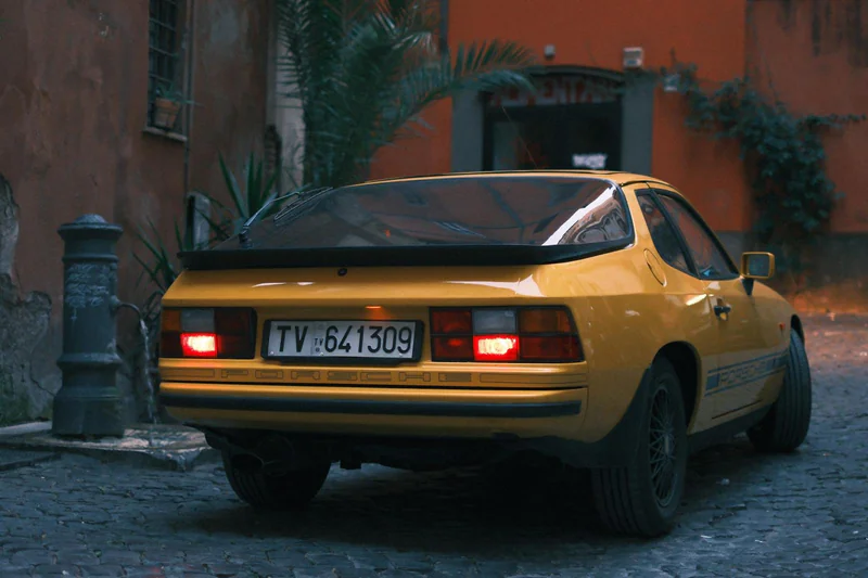 1984 Porsche 924 in Roma 4