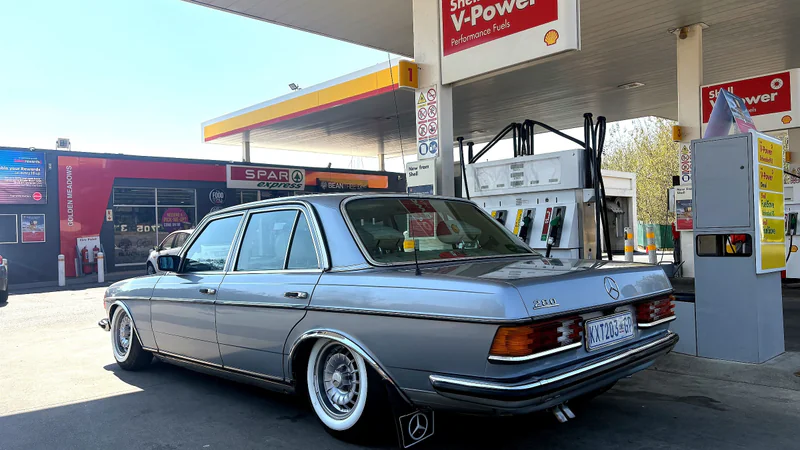1977 Mercedes-Benz W123 280 in Sandton 6