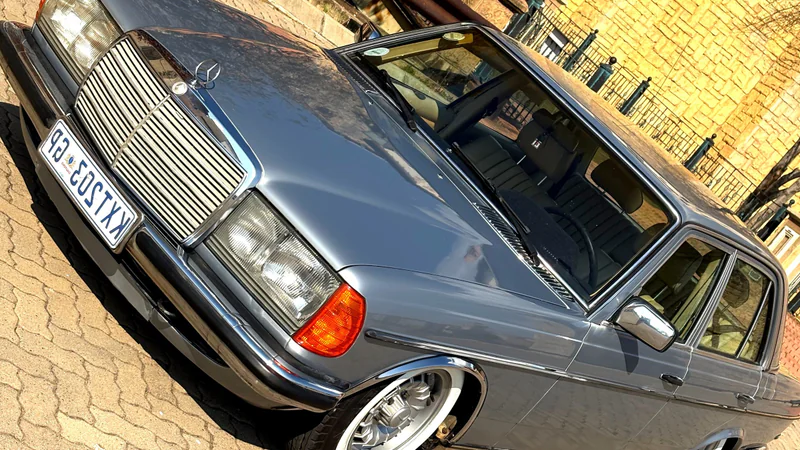 1977 Mercedes-Benz W123 280 in Sandton 11