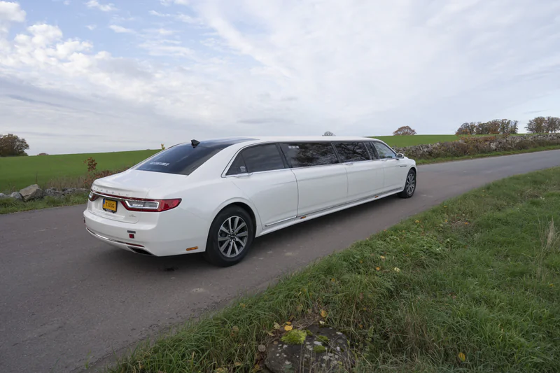 2020 Lincoln Continental Limousine in Kalmar 3