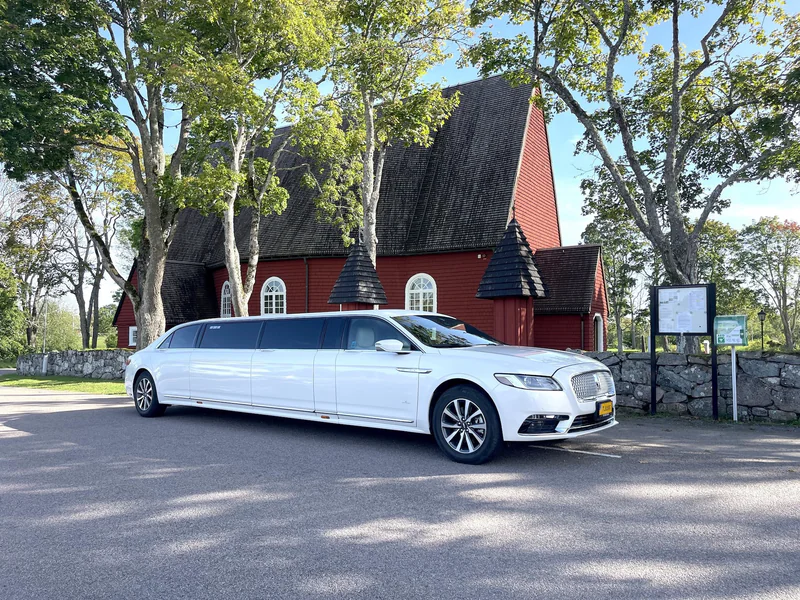 2020 Lincoln Continental Limousine in Kalmar 4
