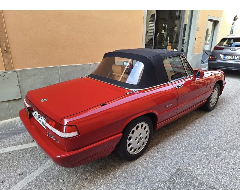 1991 Alfa Romeo Duetto Spider 2000 in Firenze 4