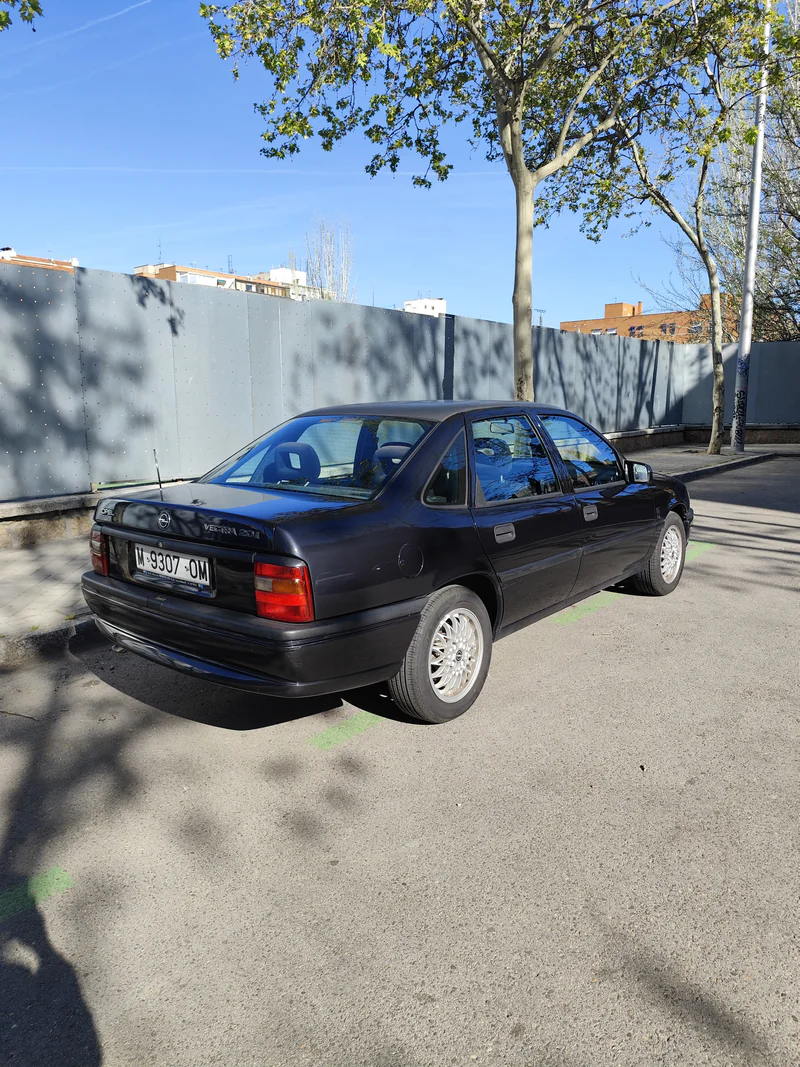 1993 Opel Vectra in Madrid 6