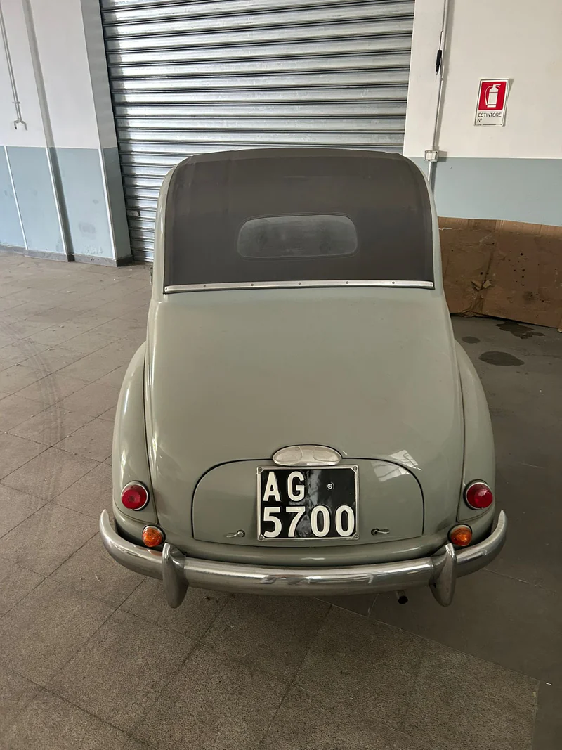 1954 Fiat 500C in Milano 3