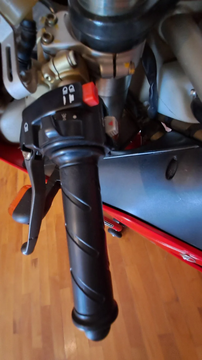 1998 Ducati 916 in Messina 9