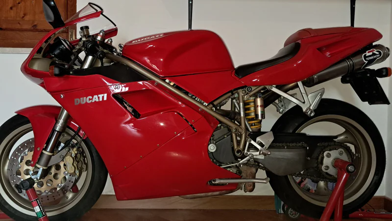 1998 Ducati 916 in Messina 26