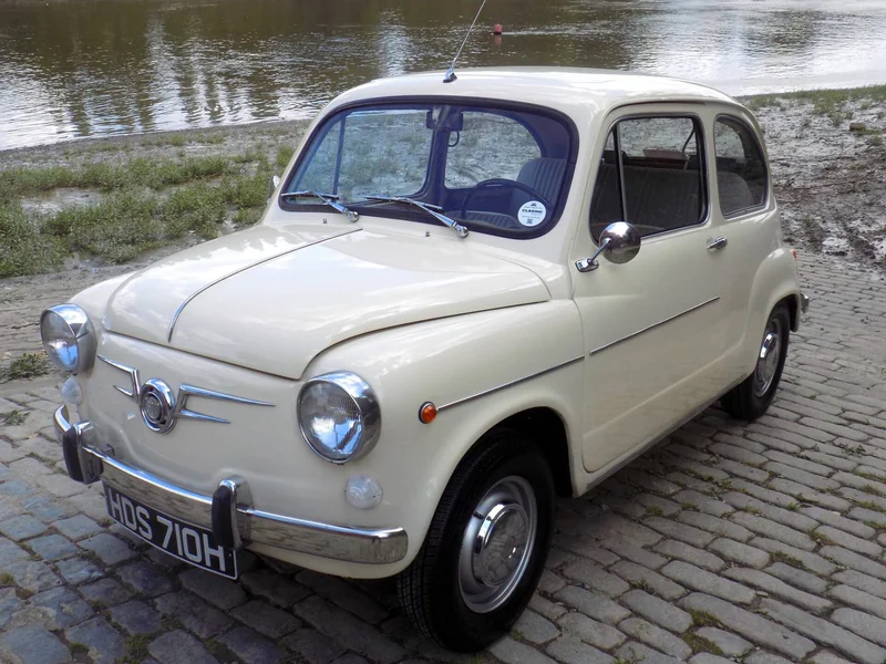 1970 Fiat Seat 600e in South Croydon 7