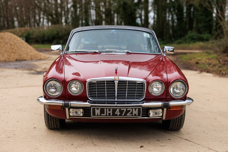 1974 Jaguar Xj6 in London 4