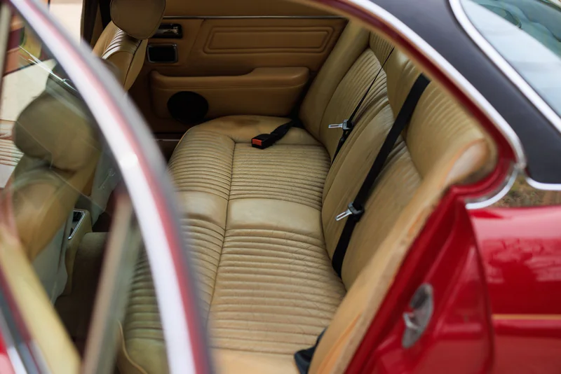 1974 Jaguar Xj6 in London 8