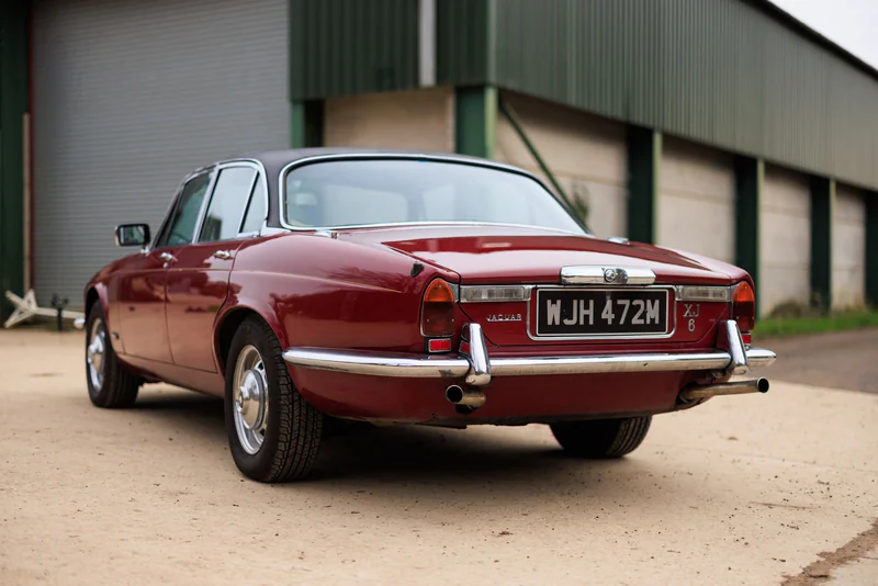 1974 Jaguar Xj6 in London 6