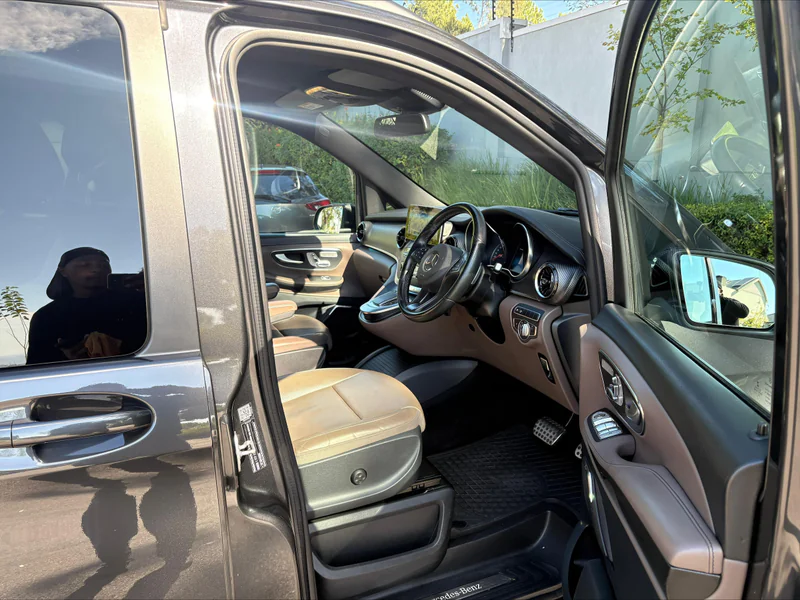 2023 Mercedes-Benz V300 D Exclusive in Johannesburg 10