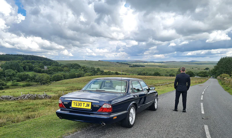 1999 Jaguar XJ8 in Wimbledon