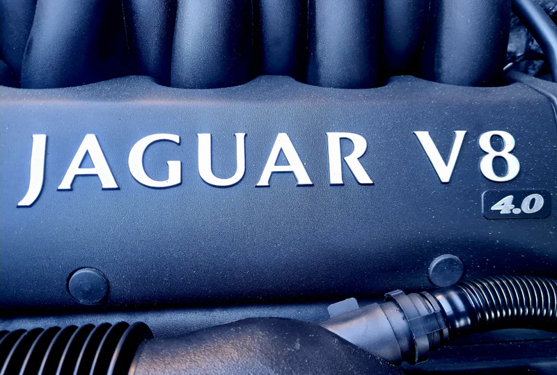 1999 Jaguar XJ8 in Wimbledon 3