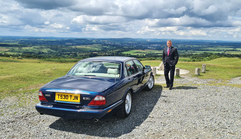 1999 Jaguar XJ8 in Wimbledon 16