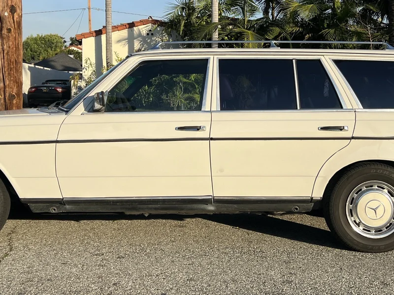 1979 Mercedes-Benz 300TD Base 4