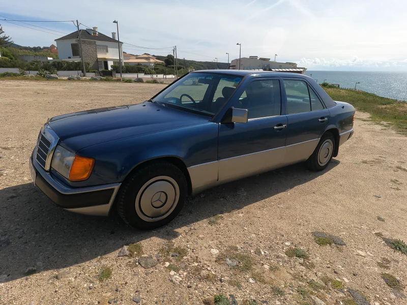 1992 Mercedes-Benz W124 in Lisboa 3