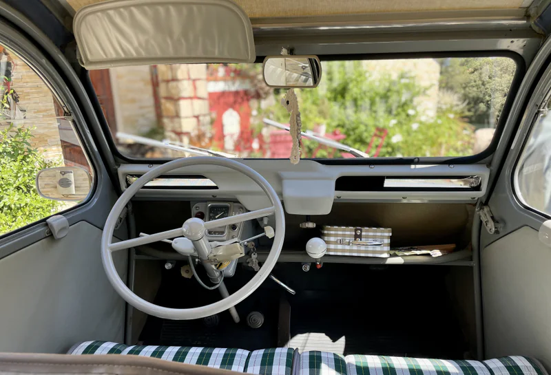 1963 Citroen 2 Cv in Six Fours Les Plages 8